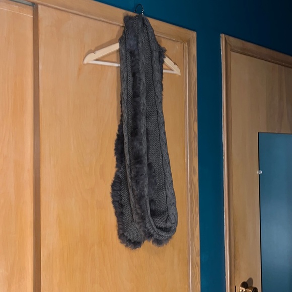 Rudsak scarf - Picture 1 of 2